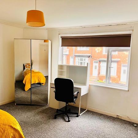 Private Room Close To Leeds University And City Centre 外观 照片