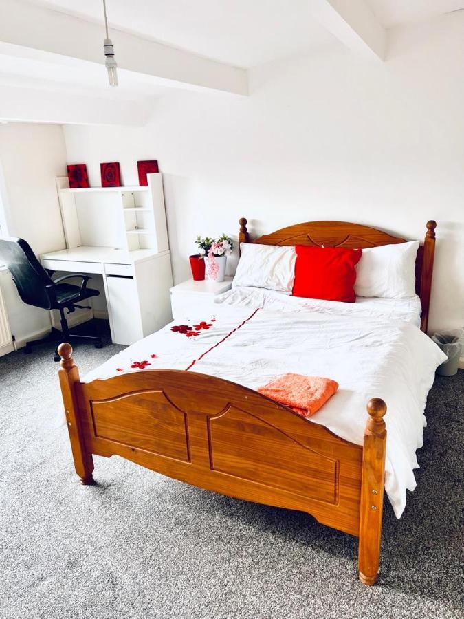 Private Room Close To Leeds University And City Centre 外观 照片