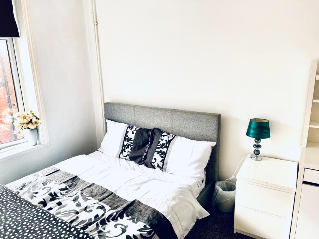 Private Room Close To Leeds University And City Centre 外观 照片