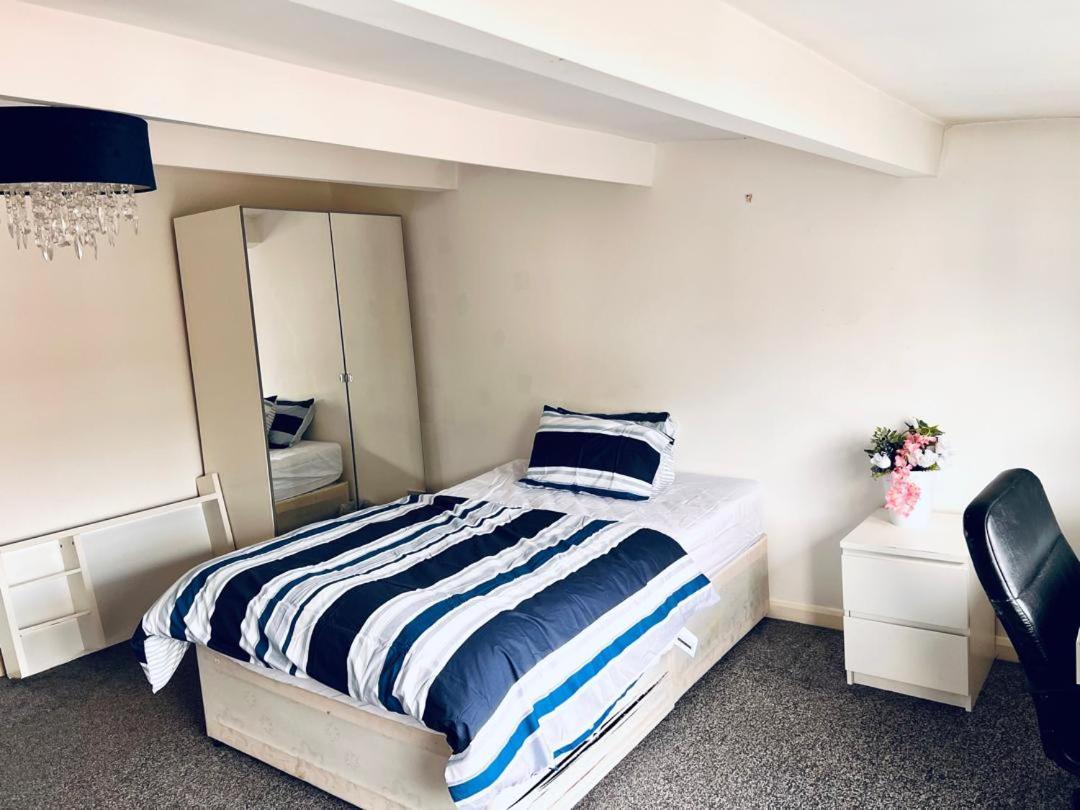 Private Room Close To Leeds University And City Centre 外观 照片